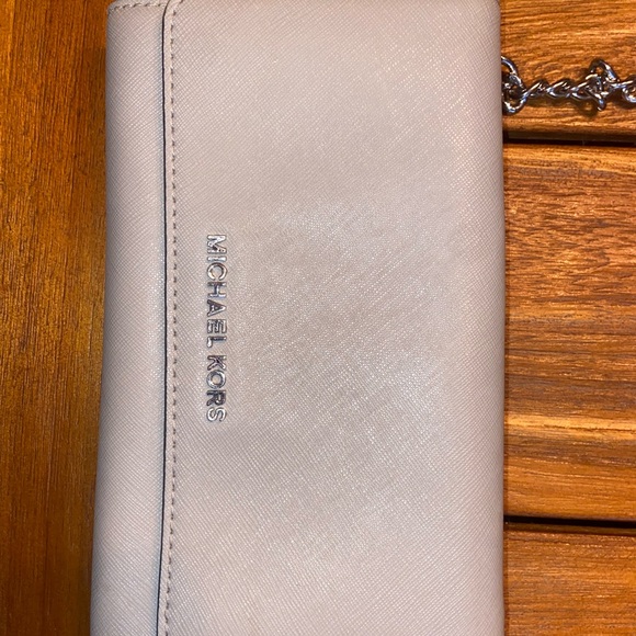 Michael Kors 8” gray envelope purse - Picture 2 of 6